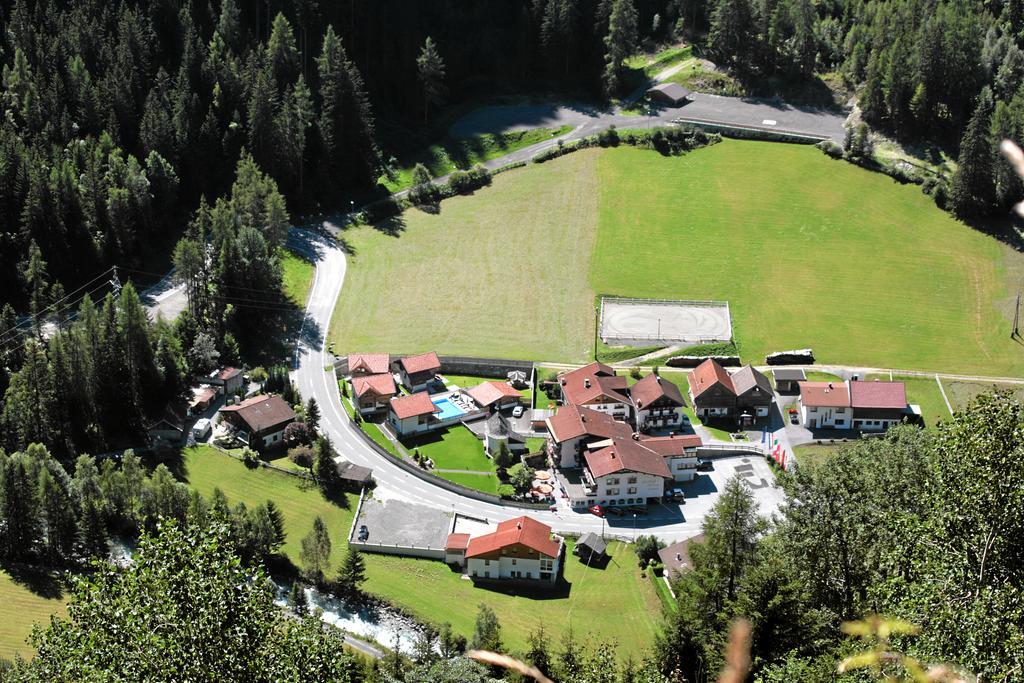 Wellnesshuettendorf Wiese Санкт-Леонхард-им-Пицталь Экстерьер фото